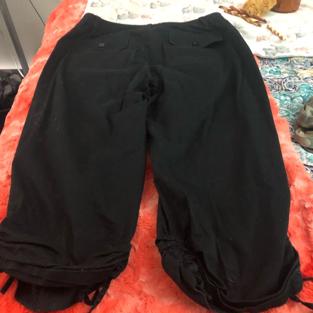 Black capris size 10